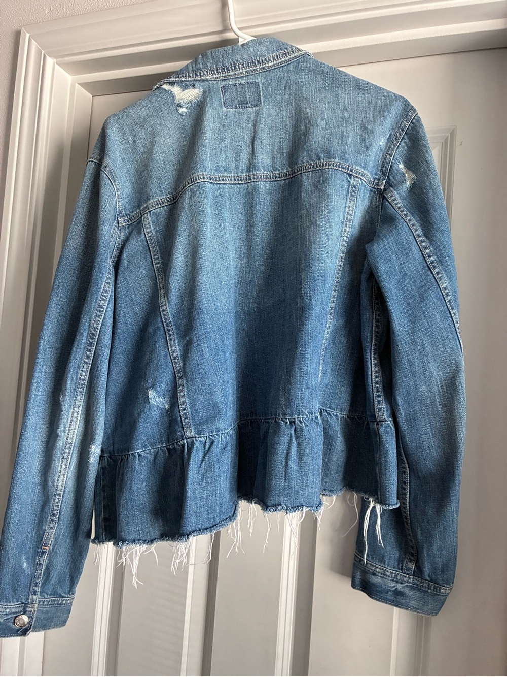 American Eagle XL Distressed Denim Peplum Jacket Raw Hem Ruffle Jean Jacket - Picture 2 of 3